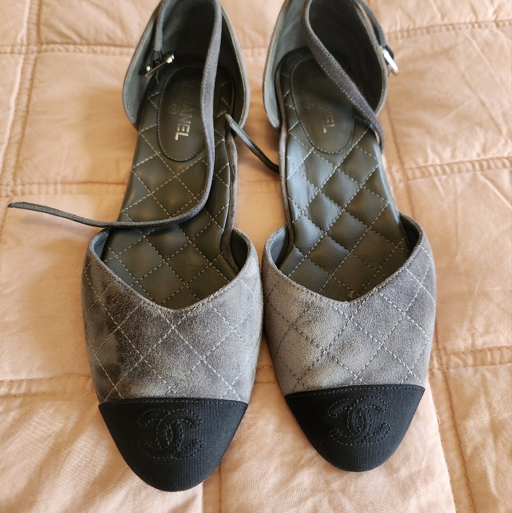 Chanel Flats In suede